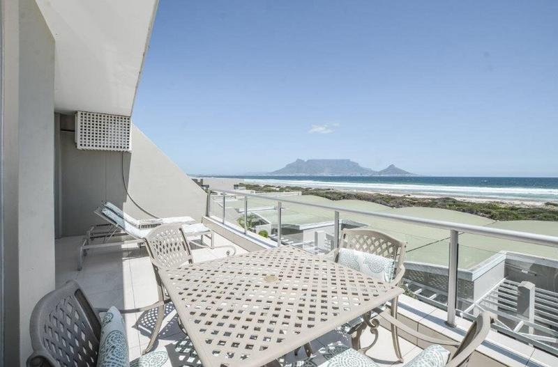 To Let 3 Bedroom Property for Rent in Dolphin Beach Western Cape
